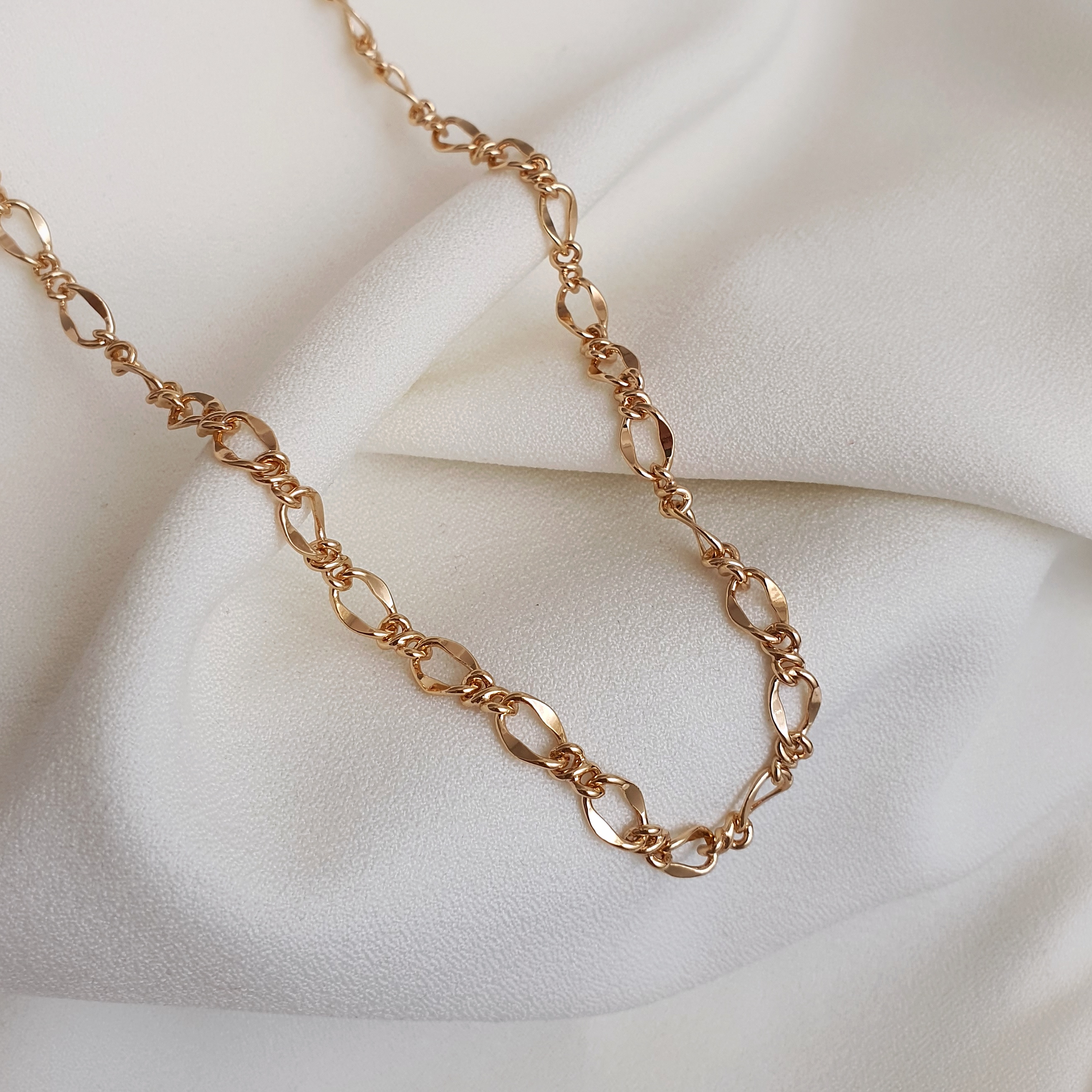 گردنبند زنجیری فیگارو درشت | گردنبند زنانه | Figaro Chain Necklace | درچیدا اکسسوری