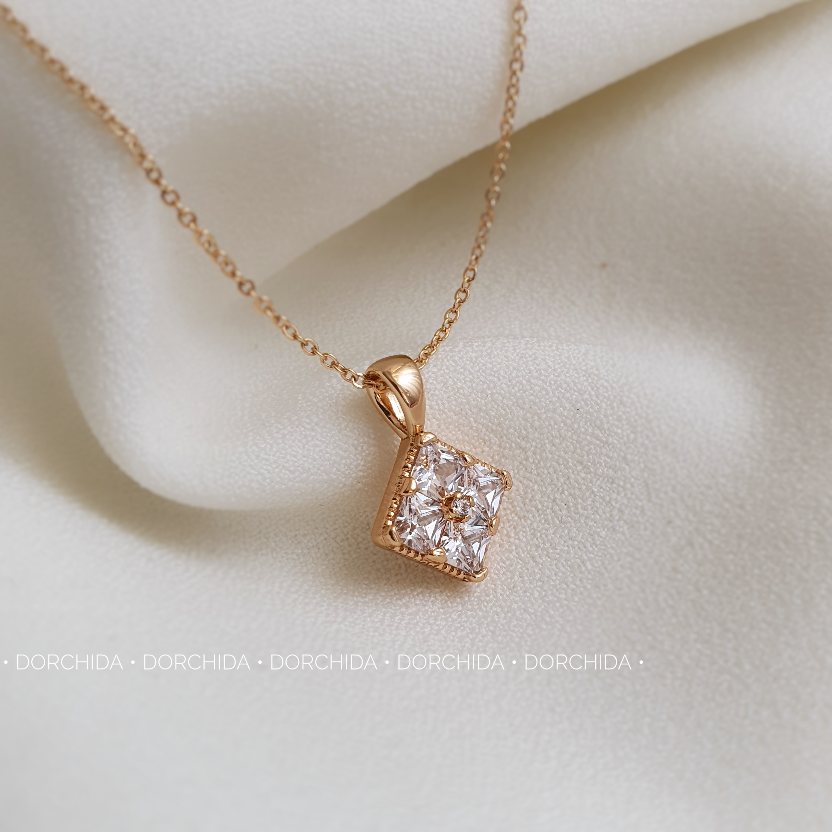 پلاک زنجیر لوزی جواهری ژوپینگ | گردنبند زنانه | Juping Diamond Necklace | درچیدا اکسسوری